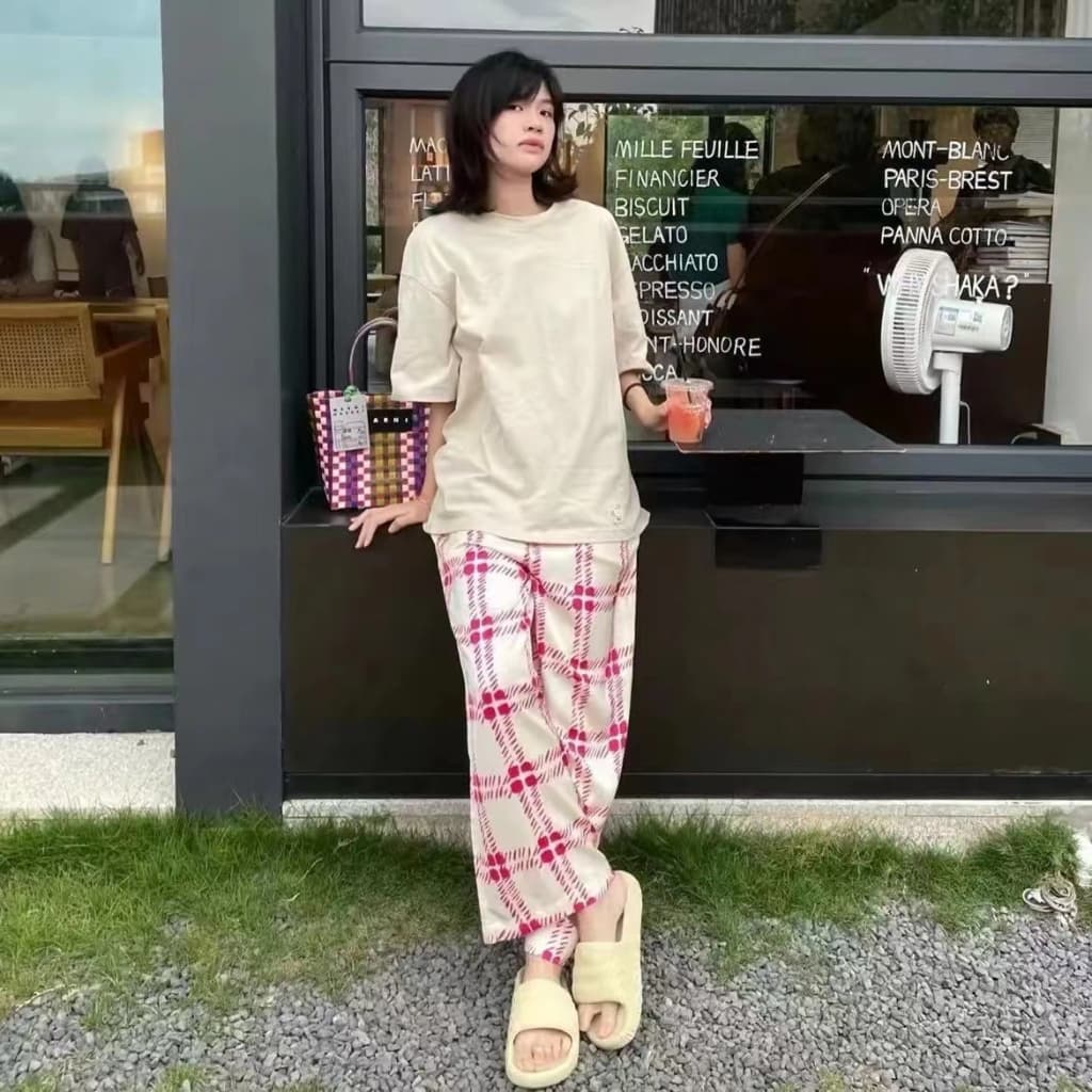 2025 Adlette 22 รองเท้าแตะ รองเท้าใส่ในบ้าน กันน้ํา แบบนิ่ม สําหรับผู้ชาย และผู้หญิง (ไซซ์: 36-45) - 4