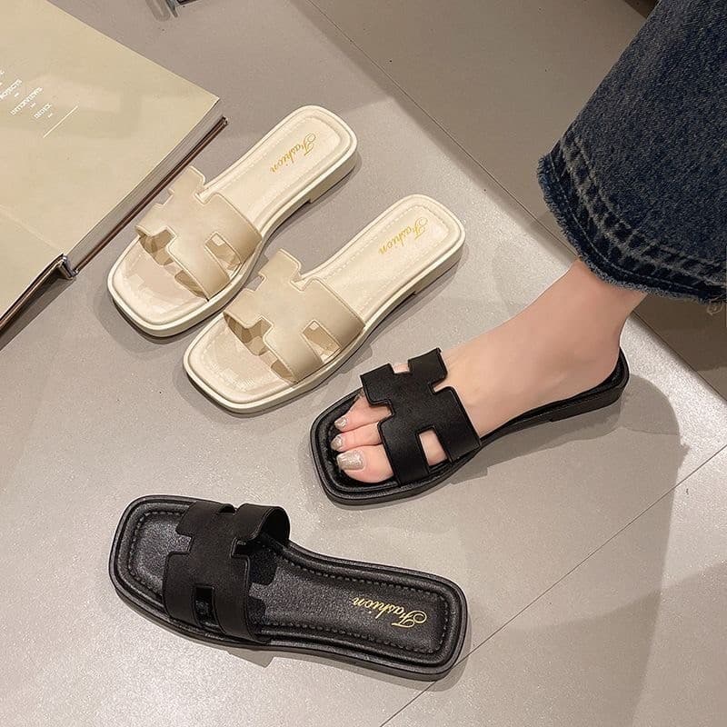 Icy.Sport🔥จัดส่งทันที🔥รองเท้าแตะสตรีฤดูร้อนแบนกลางแจ้ง high-end ผู้หญิงรองเท้าแตะชายหาดริมทะเลX131