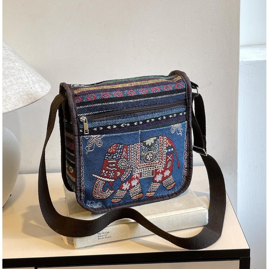 (B-1210)🔥กระเป๋าสะพายไหล่ สไตส์นี้เท่มาก แฟชั่นฤดูใบไม้ผลิ กระเป๋านาดใหญ่รุ่นฮิต จุของได้เยอะ เข้ากับทุกการแต่งกาย 11ลาย