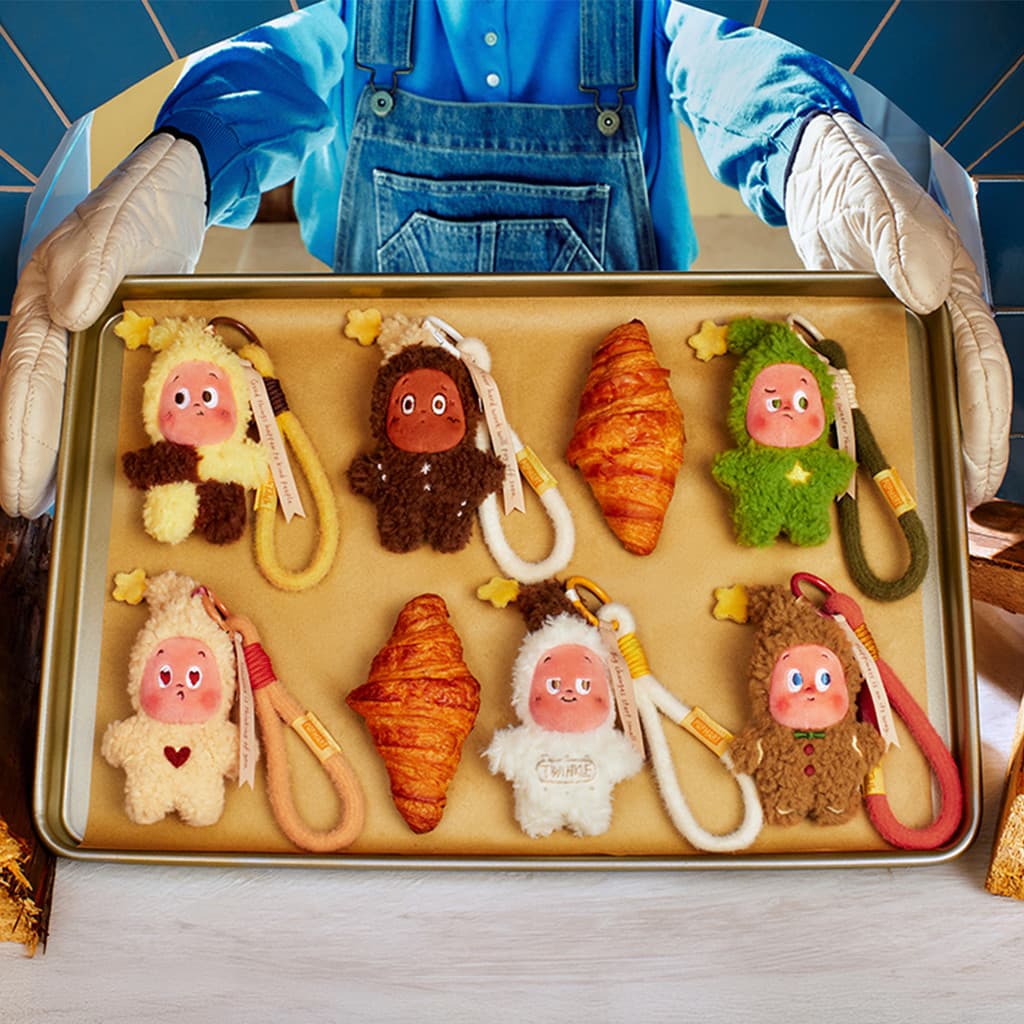 POP MART Twinkle Twinkle Savor the Moment Series- Fresh-baked Mini Cookies Plush Pendant Blind Box - 1