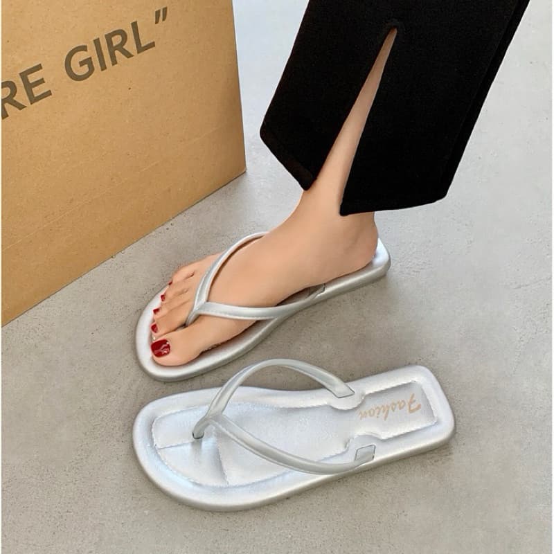 🍓EnJoy🍓พร้อมส่ง (LT-6636) รองเท้าเเตะแฟชั่น ทรงหูหนีบ ดีเทลสวยเรียบง่าย น้ำหนักเบา มีให้เลือก 4 สี - 1