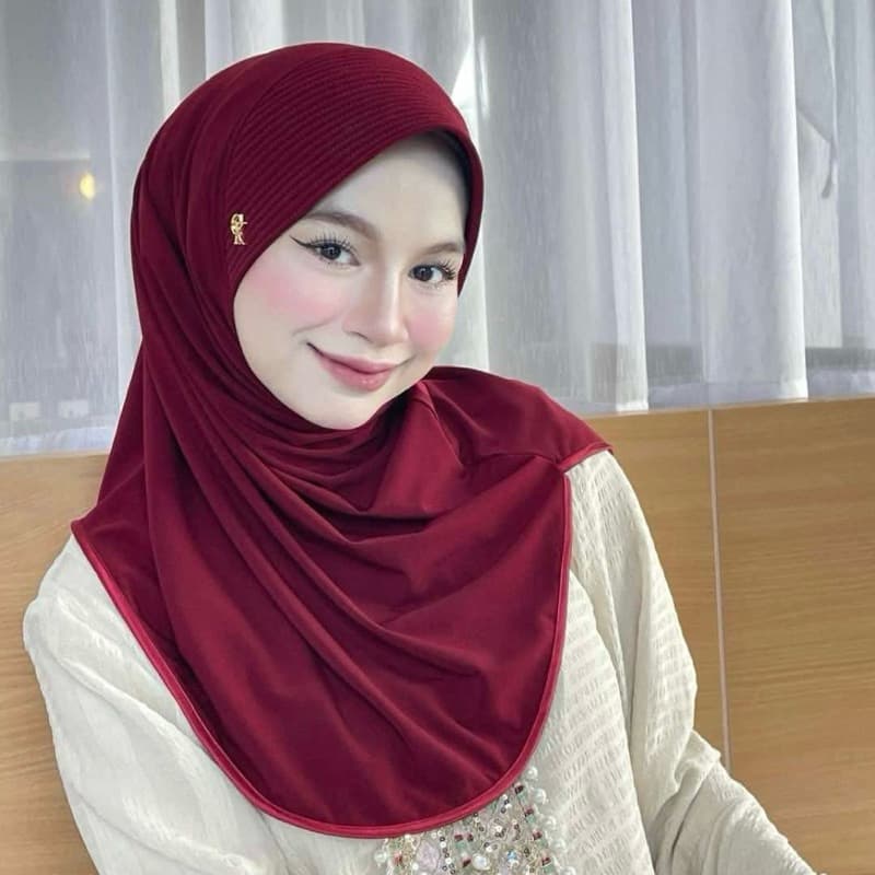 ผ้าคลุมฮิญาบ รุ่น ผ้ายืดity ทรงหมุนมีโลโก้