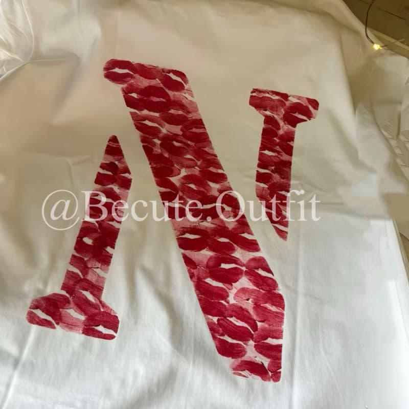 Kiss shirt เซ็ตทำเสื้อรอยจุ๊บ เพ้นท์เสื้อรอยจูบDIY เช็ตทำของขวัญให้แฟนวันครบรอบ💋 - 1