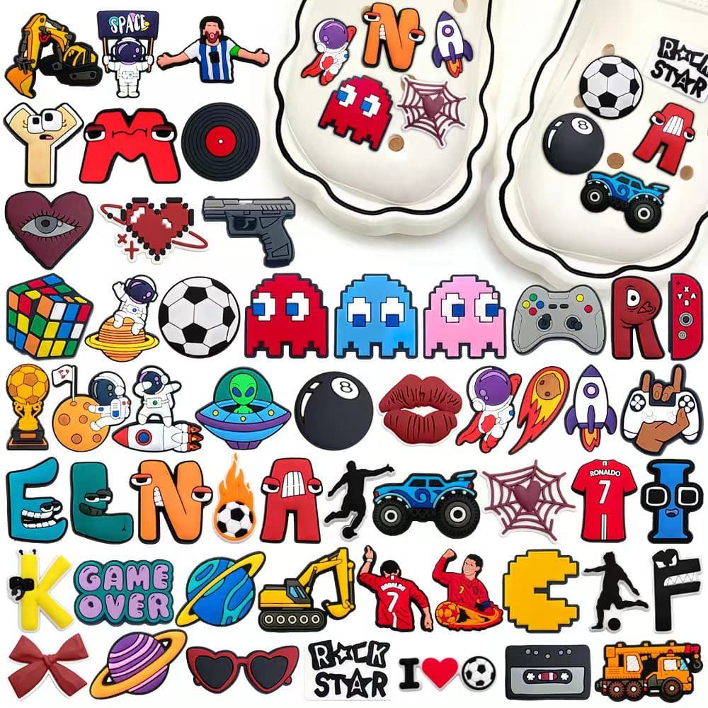 Hot เสน่ห์รองเท้า ดิY เกมฟุตบอลบอย Y2K shoe charms สไตล์ การ์ตูน รองเท้าแตะ หัวเข็มขัด พีวีซี รองเท้า อุปกรณ์เสริม ปุ่ม