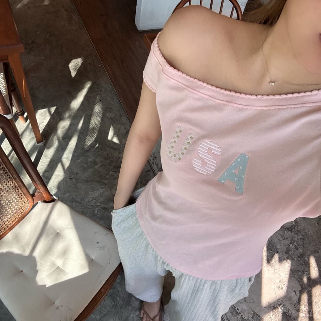 Dopey.puffy / Milky shoulder top เสื้อปาดไหล่งานปักผ้าร่องยืด